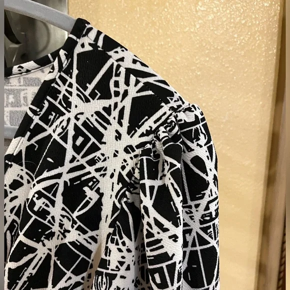 Karen-T Design jumpsuit / romper wide-leg. Black & white geometric. Stretchy. L - Picture 4 of 13